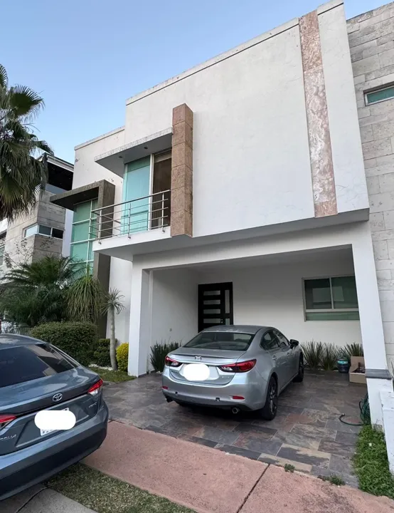 Foto 2 de Casa en Renta Amueblada – Condominio Privado Los Castaños, Naciones Unidas