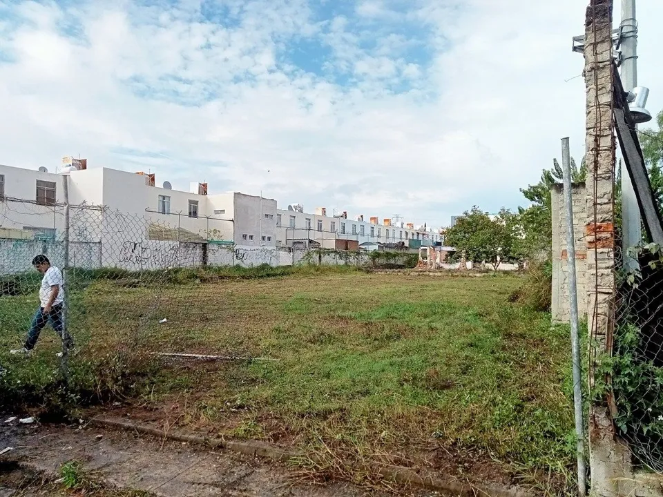 Venta de Terreno 1,220 m2 para Torre de Departamentos en Venta