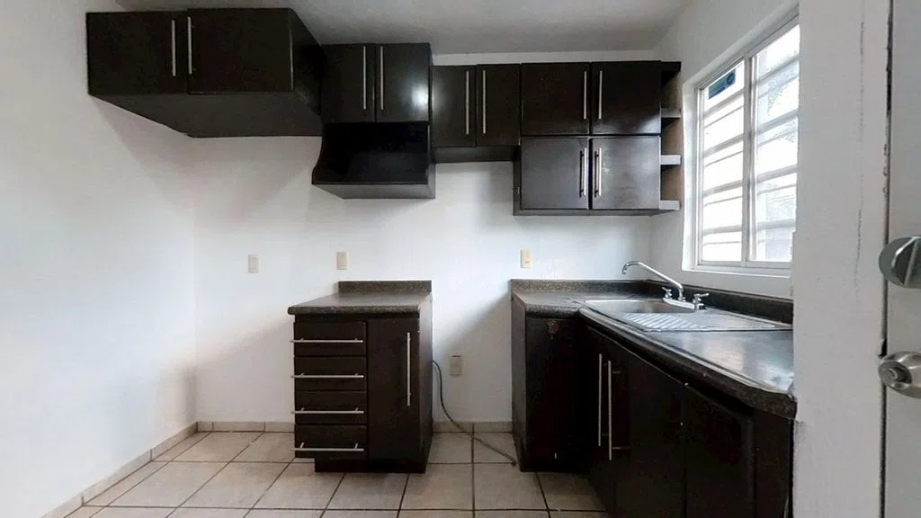 Foto 5 de CASA EN VENTA EN COLINAS DEL ROBLE - CONDOMINIO LOMA DEL BOSQUE – ZAPOPAN