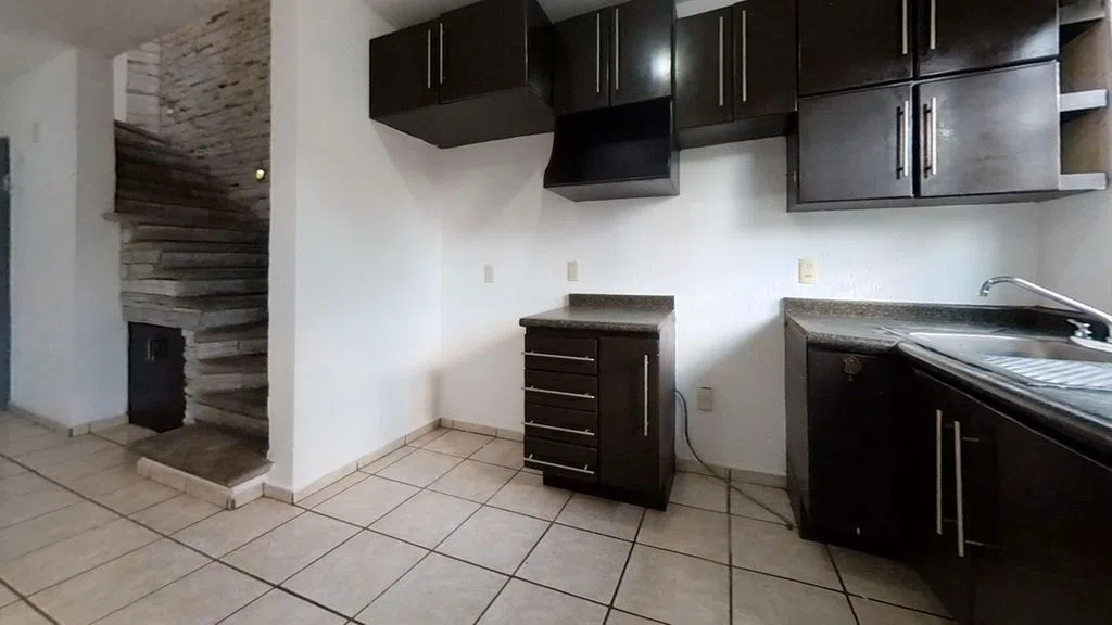 Foto 6 de CASA EN VENTA EN COLINAS DEL ROBLE - CONDOMINIO LOMA DEL BOSQUE – ZAPOPAN