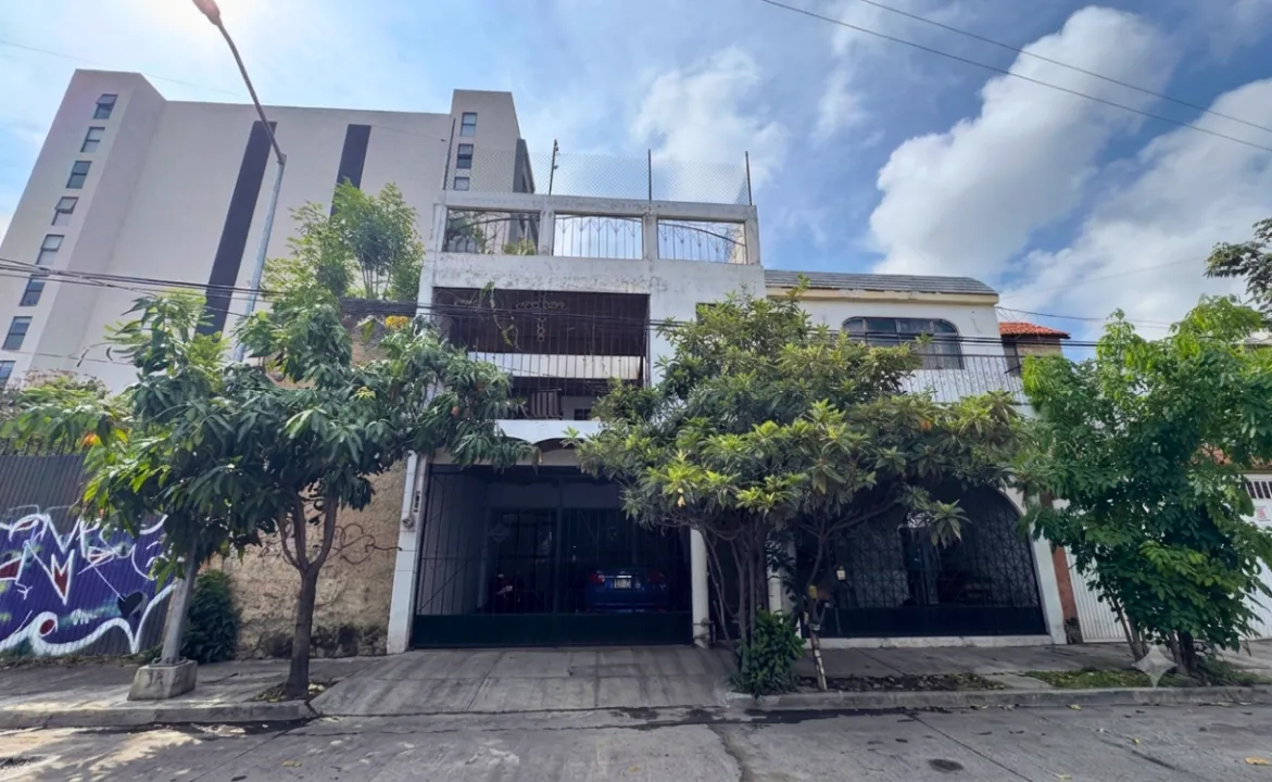 Venta de casa cerca de Forum Tlaquepaque