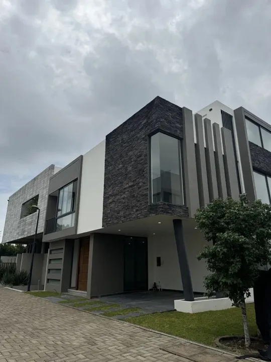 Casa en venta en Zona Real coto Sequoia 🏊🏻‍♀️