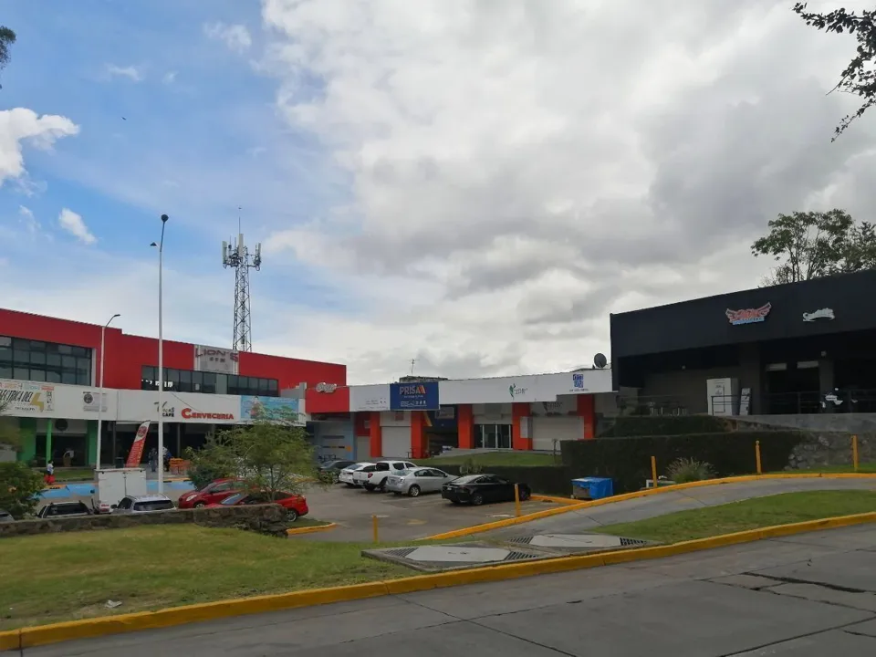 Foto 5 de PLAZA COMERCIAL OPERANDO EN VENTA EN TERRALTA, TLAQUEPAQUE