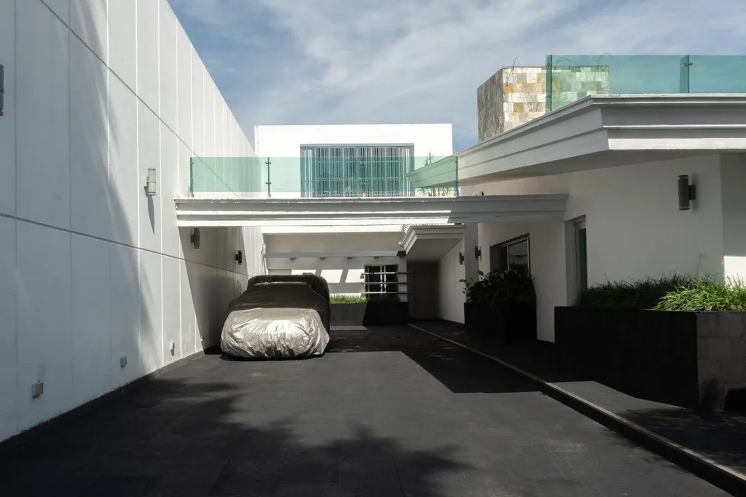 Foto 2 de Lomas del Valle, espectacular casa de lujo en Venta! Con antro, y alberca