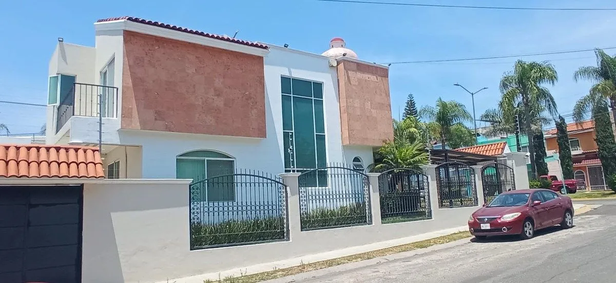 Foto 2 de Casa en Venta en Mirador de San Isidro, Centinela I, Zapopan, Jalisco