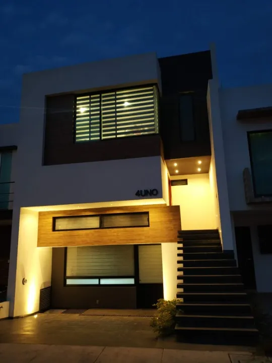 Casa en venta en AV. PUNTO SUR, LOS GAVILANES, TLAJOMULCO DE ZUÑIGA