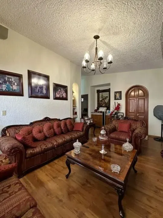 Foto 5 de HERMOSA CASA EN VENTA EN LA PRIMERA SECCIÓN DE EL PALOMAR $10'970,000 pesos