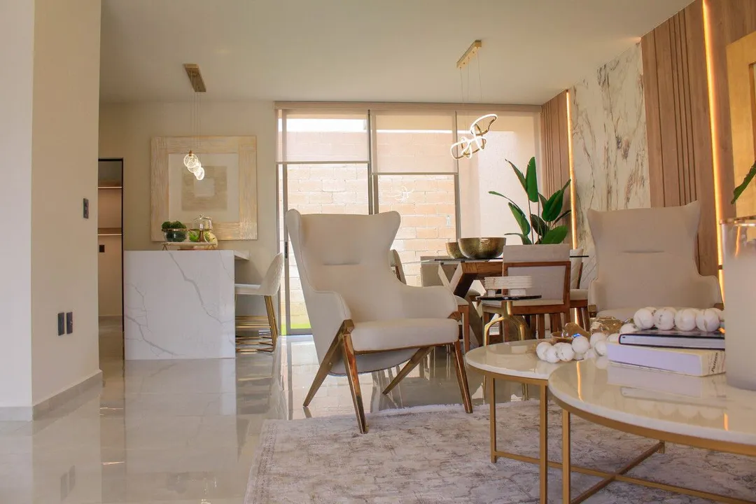 HERMOSA CASA DETRAS DE PLAZA GALERIAS SANTA ANITA EN TLAJOMULCO