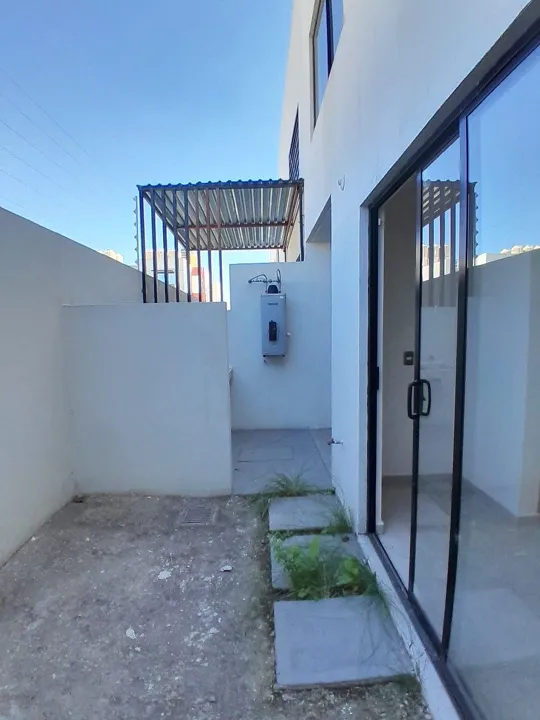 Foto 6 de Casa en venta en el Fraccionamiento Elementia, cerca de la Av. Camino real a Col