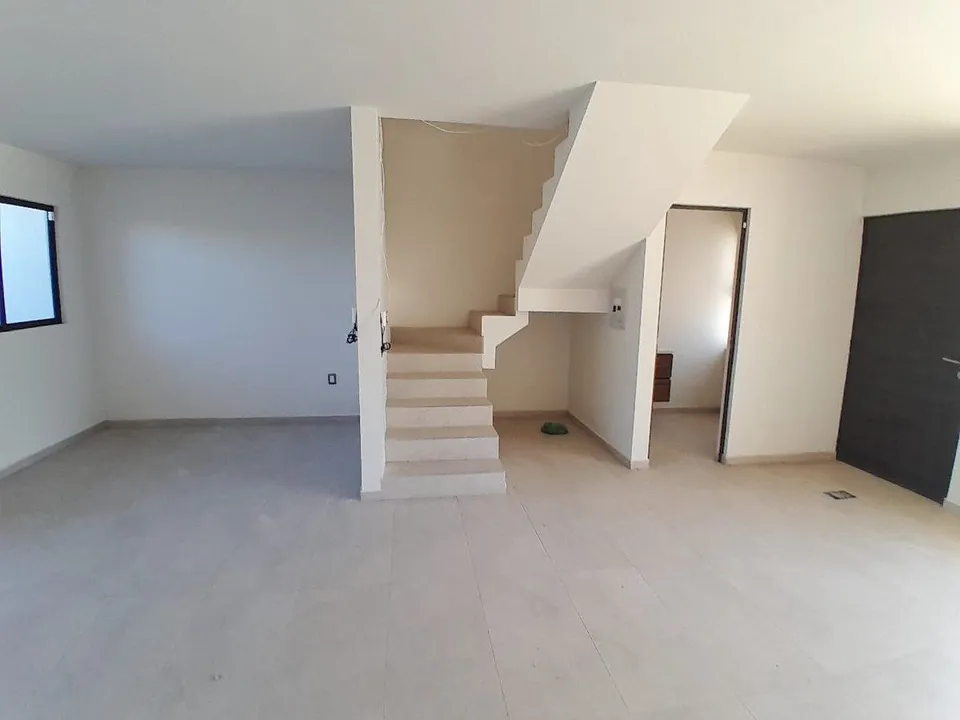 Foto 8 de Casa en venta en el Fraccionamiento Elementia, cerca de la Av. Camino real a Col