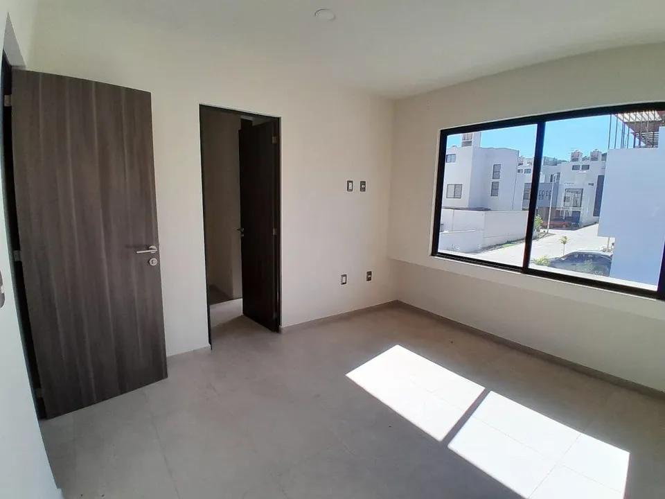 Foto 9 de Casa en venta en el Fraccionamiento Elementia, cerca de la Av. Camino real a Col
