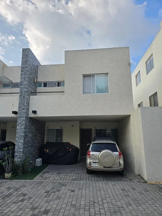 Casa en venta en Alviento Residencial, Zapopan | 3 recámaras y estudio