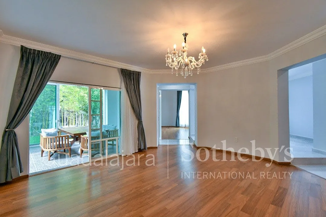 Foto 3 de CASA ÁLAMOS | PUERTA DE HIERRO