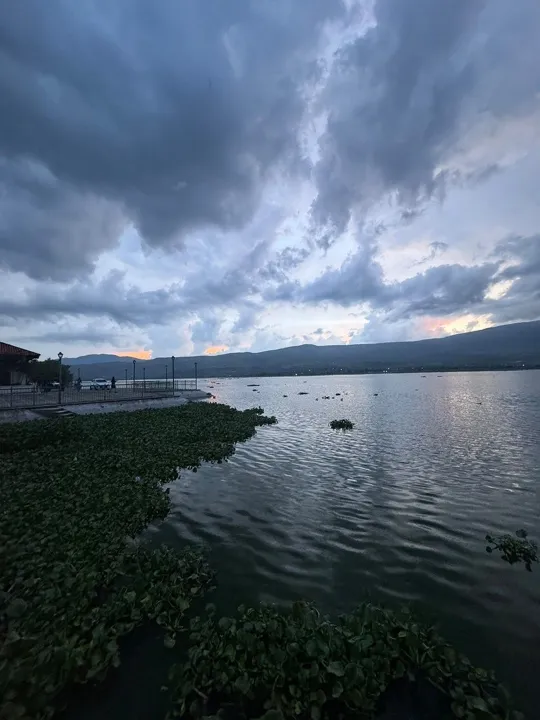 🌊 ¡TERRENO EN VENTA A UNOS PASOS DE LA LAGUNA DE CAJITITLÁN! 🏡✨