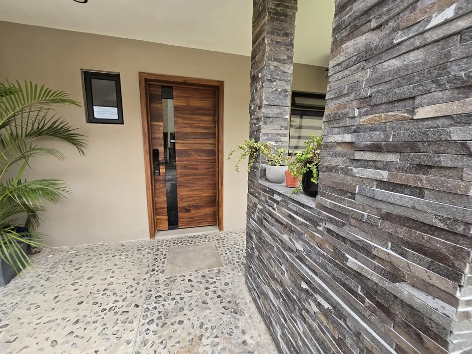 Foto 3 de Casa en venta  zona Lomas Altas | Jardines de la Patria | Zapopan