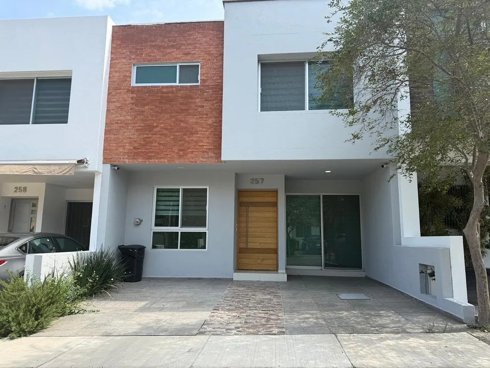 CASA EN RENTA FRACC. LA CIMA DE  ZAPOPAN COTO H
