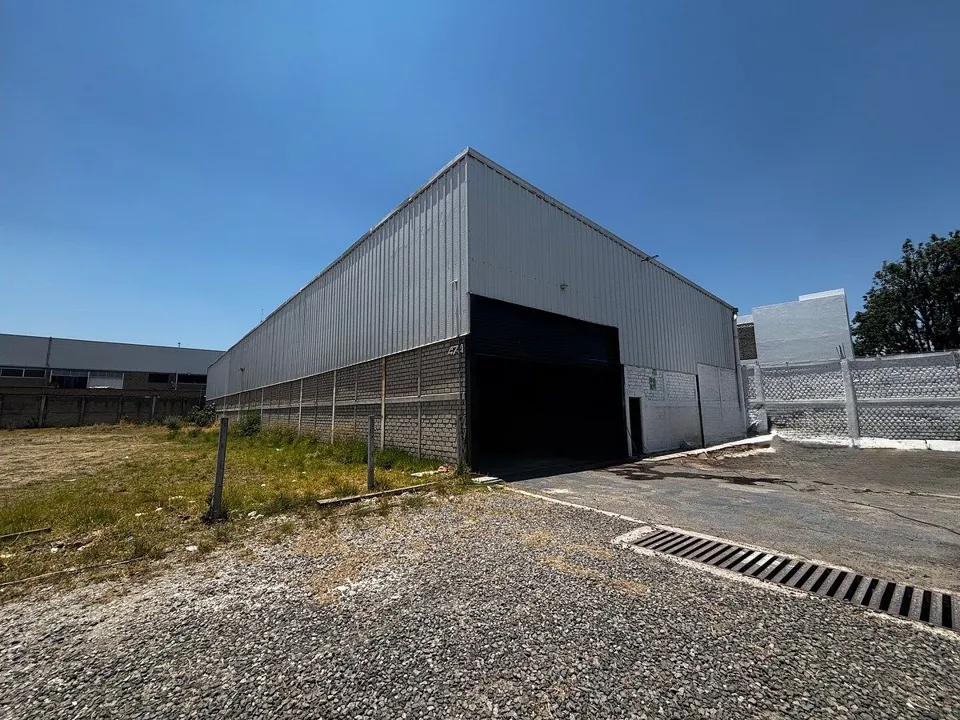 Bodega en renta San Juan de Ocotan 900 mts
