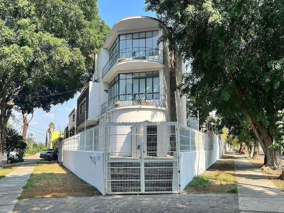 Foto 4 de CASA EN  ESQUINA, COLONIA MODERNA.
