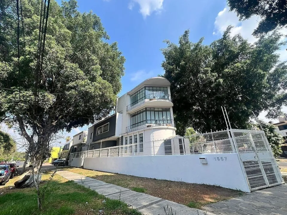 Foto 5 de CASA EN  ESQUINA, COLONIA MODERNA.