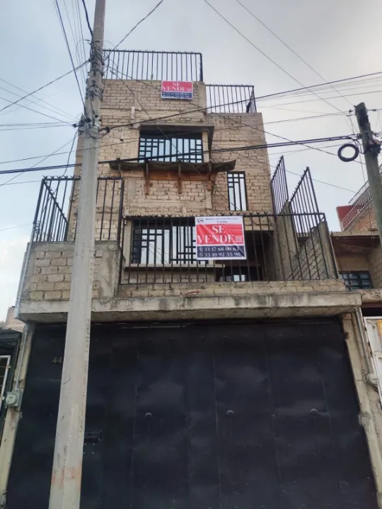 Casa en venta en Calle Golondrina, Lomas de Santa María, San Pedro Tlaquepaque