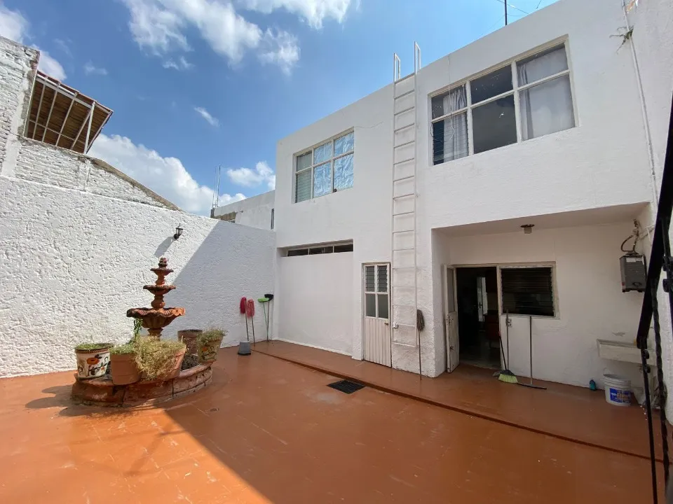 Foto 4 de casa con uso de suelo en venta en Independencia Oriente