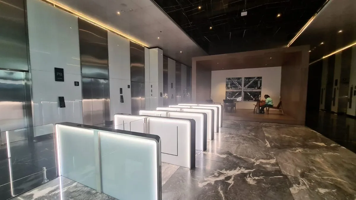 Foto 9 de Espectaculares Oficinas en Renta Complejo Américas Mil500, desde 540m2 obra gris