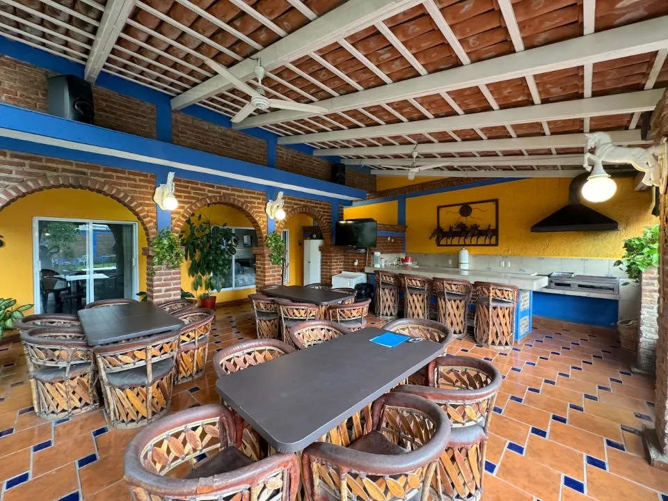 Foto 3 de Propiedad en venta, 2 casas, 1 bungalow y terraza en Zapopan