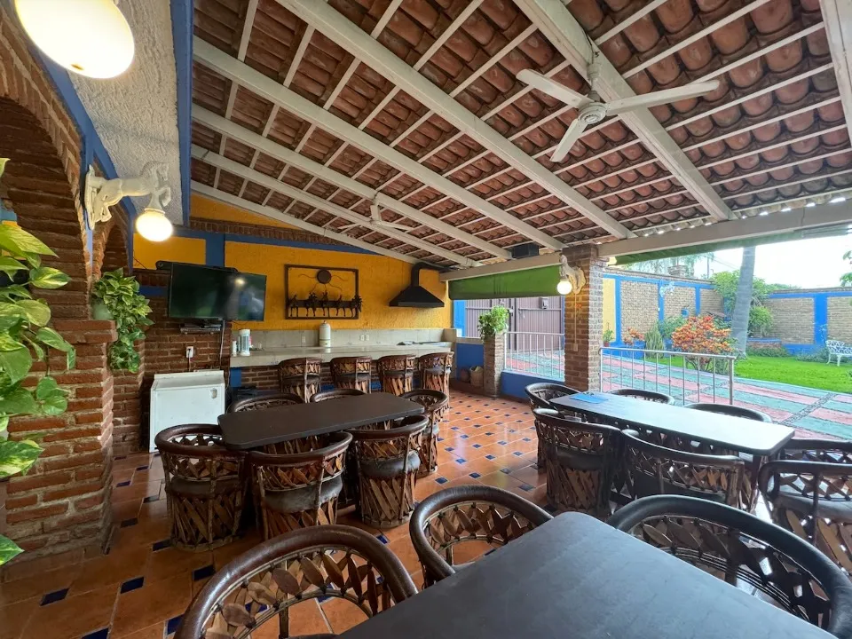 Foto 4 de Propiedad en venta, 2 casas, 1 bungalow y terraza en Zapopan