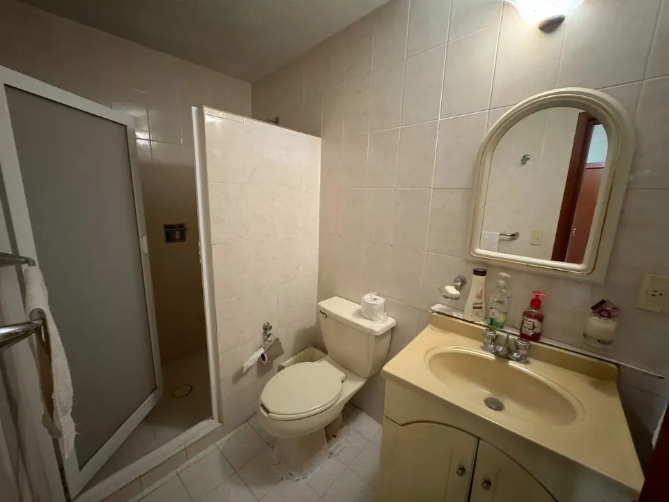 Foto 8 de Propiedad en venta, 2 casas, 1 bungalow y terraza en Zapopan