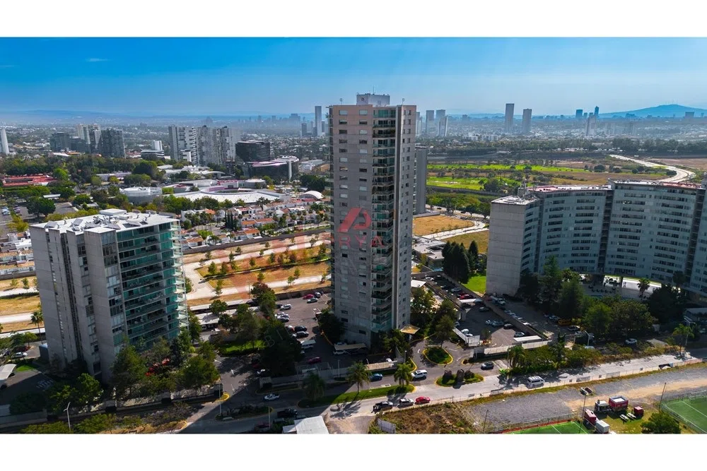 Foto 3 de Propiedad en VENTA - Paseo San Arturo Sur 705, Valle Real, 45019 Zapopan, Jal, México