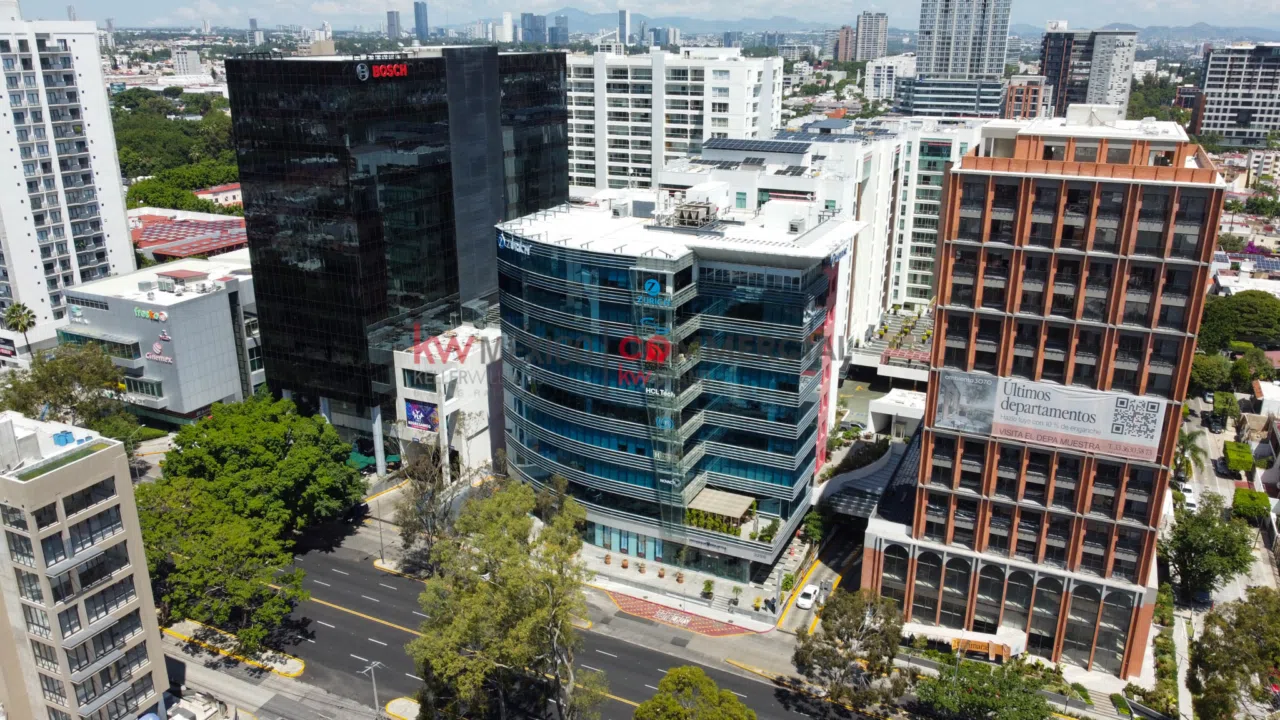 Foto 3 de Oficina Corporativa en Renta | Torre Dalton, Av. Vallarta (Zona Minerva) – 1,157