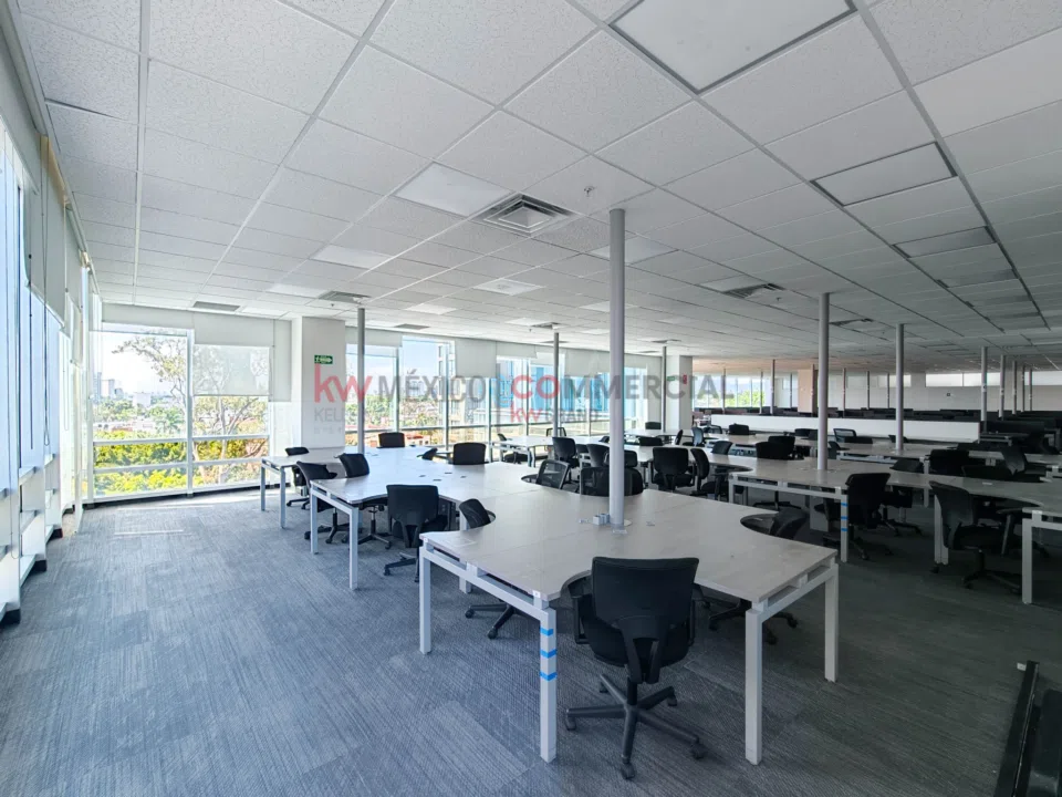 Foto 8 de Oficina Corporativa en Renta | Torre Dalton, Av. Vallarta (Zona Minerva) – 1,157