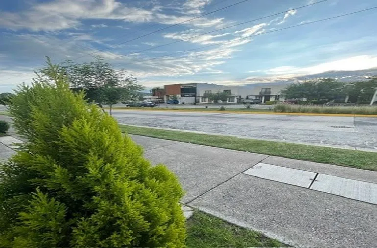 Foto 3 de Casa en venta en AV ADAMAR, ADAMAR, TLAJOMULCO