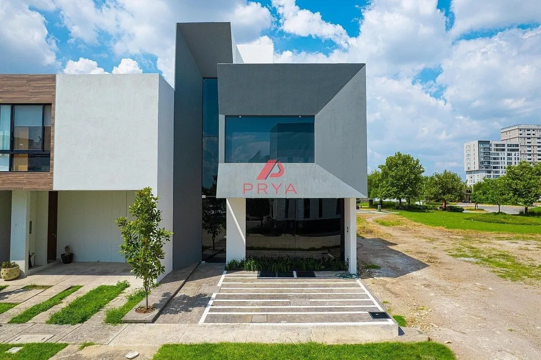 Casa en Venta en Punto Sur Tlajomulco de Zuñiga | 4 Recámaras con Roof Garden