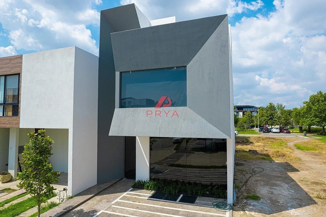 Foto 2 de Casa en Venta en Punto Sur Tlajomulco de Zuñiga | 4 Recámaras con Roof Garden