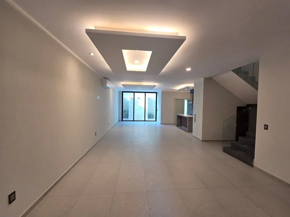 Foto 2 de CASA CON 4 RECAMARAS AMPLIAS Y SALA DE TV DE BUEN TAMAÑO