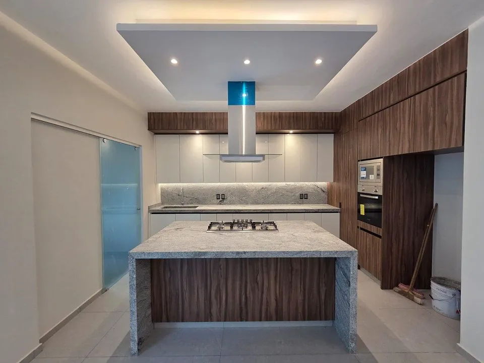 Foto 3 de CASA CON 4 RECAMARAS AMPLIAS Y SALA DE TV DE BUEN TAMAÑO