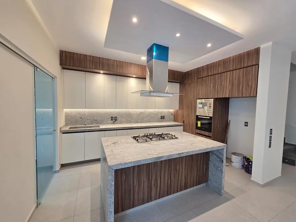 Foto 4 de CASA CON 4 RECAMARAS AMPLIAS Y SALA DE TV DE BUEN TAMAÑO