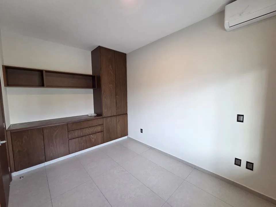 Foto 9 de CASA CON 4 RECAMARAS AMPLIAS Y SALA DE TV DE BUEN TAMAÑO