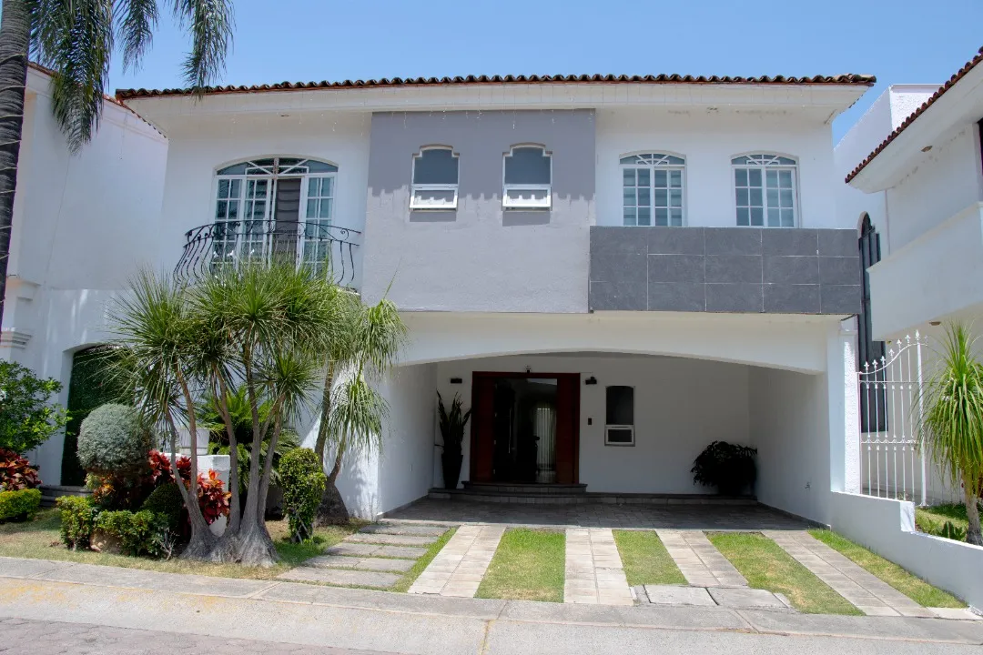 Casa en venta en Avenida Paseo Royal Country, Royal Country, Zapopan