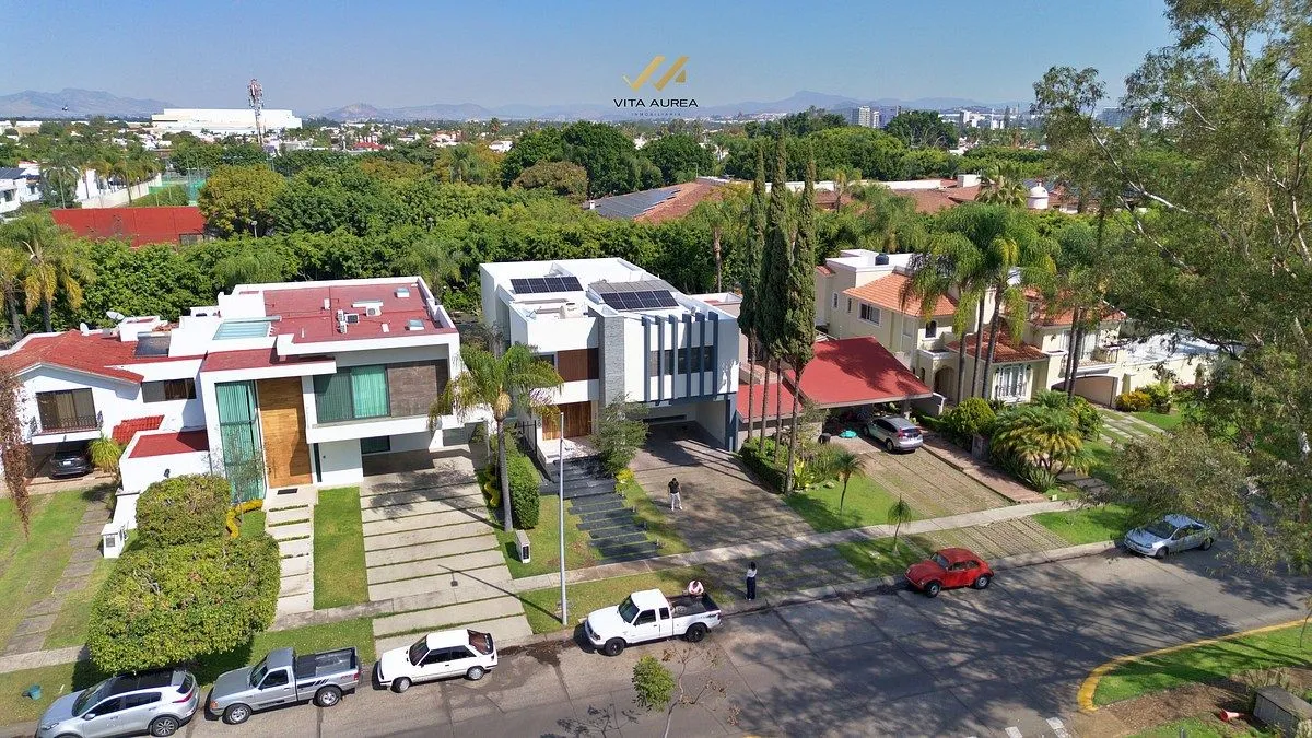 Foto 2 de Residencia de Lujo en Venta en Valle Real – Diseño, Espacios y Elegancia