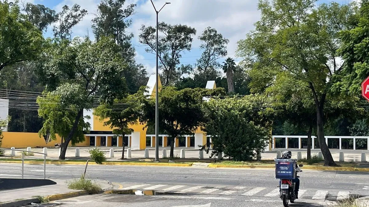 Foto 2 de Invierte con Seguridad: Bodega Estratégica con Rentas Garantizadas en GDL