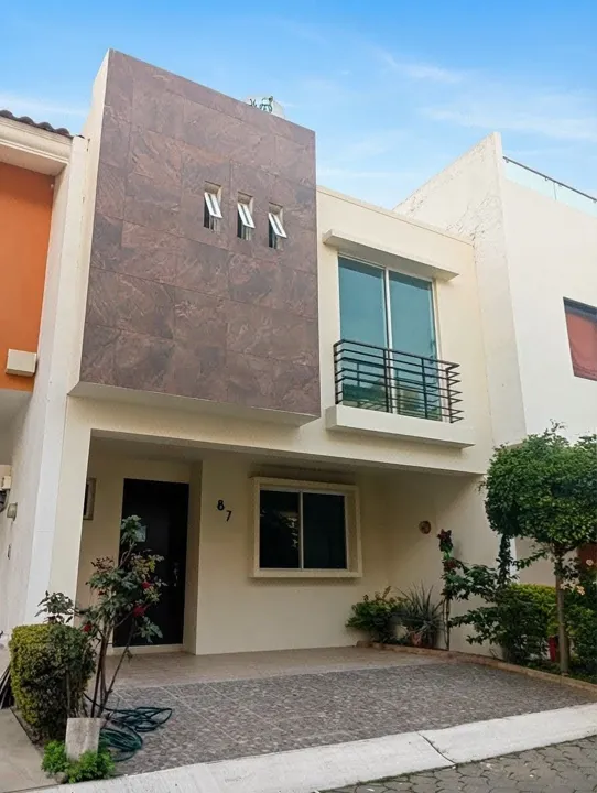Foto 2 de Casa en renta en coto Hacienda Tabachines, Zapopan: 3 recámaras