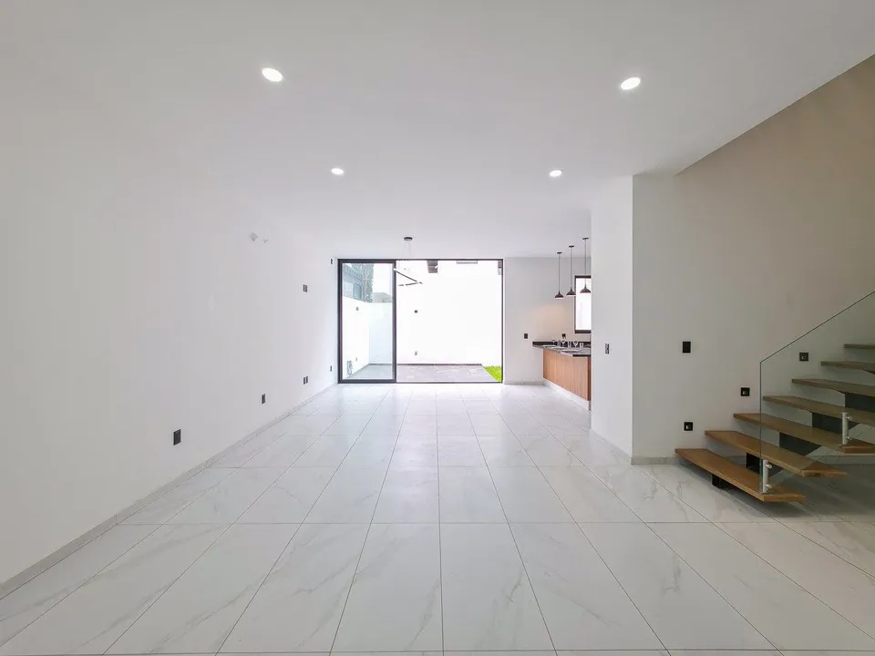 Foto 3 de Casa en Venta dentro de coto Bizantino en Valle Imperial