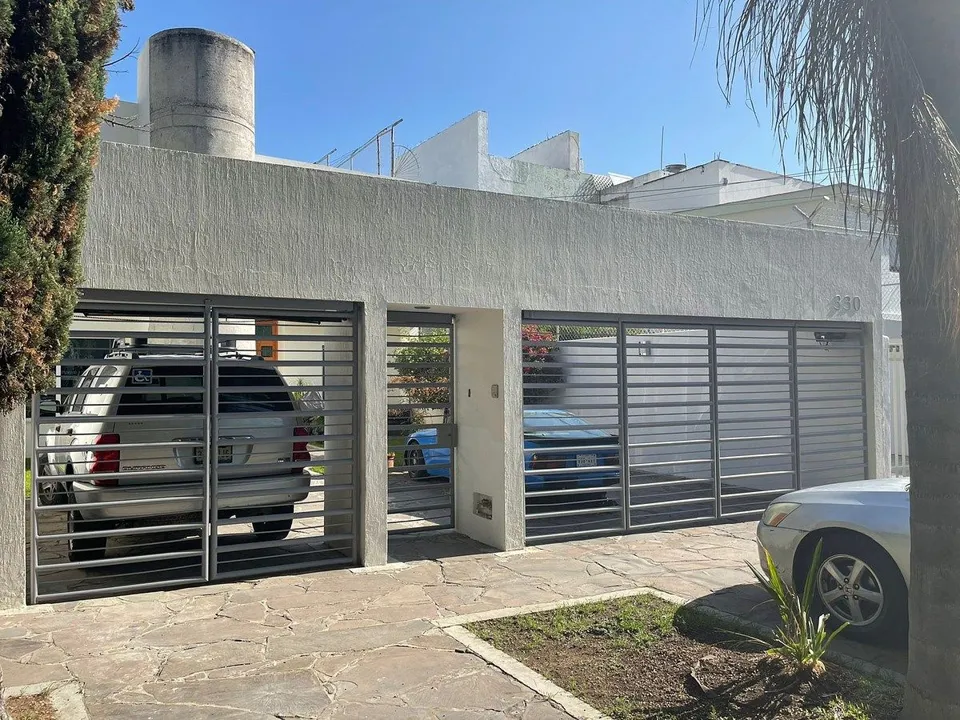 CASA EN VENTA EN CHAPALITA