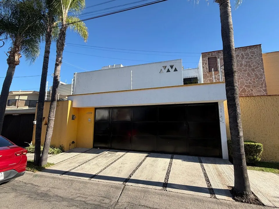 Casa en Venta en Colonia Ciudad de Los Niños Zapopan Jalisco.
