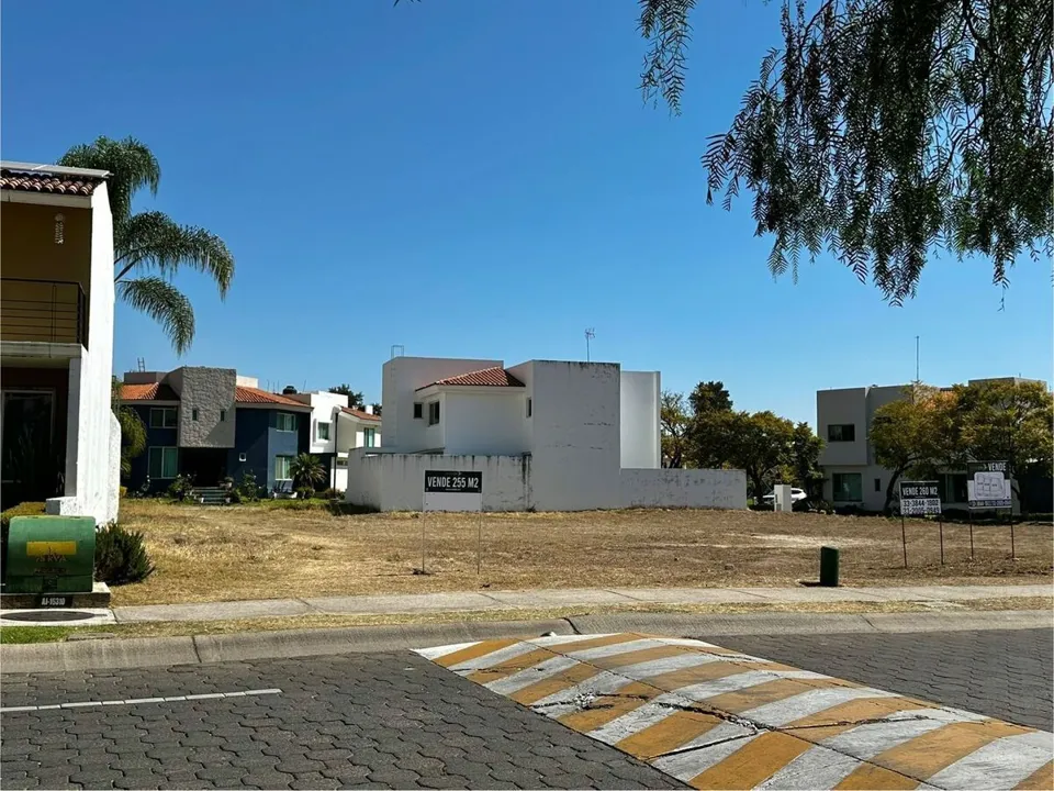 Foto 4 de Terreno en Venta Bosques de Santa Anita 255 m2 plano, 10 de frente!