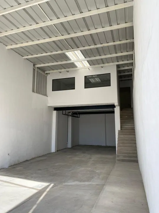 Foto 2 de BODEGA EN VENTA EN MARIANO OTERO