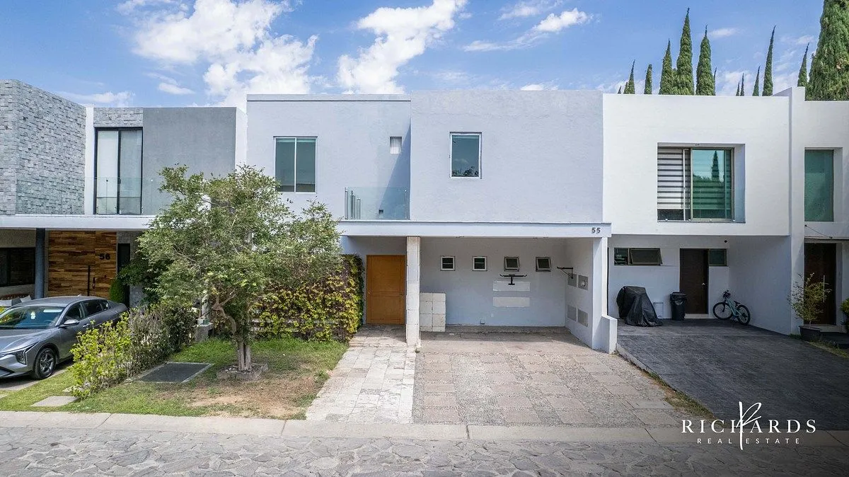 CASA EN VENTA EN NOVATERRA, FRENTE A VALLE REAL