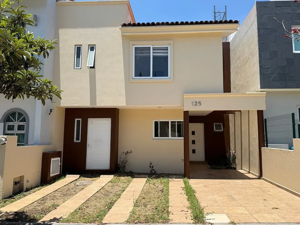 CASA EN RENTA EN LA CIMA, ZAPOPAN, JAL.